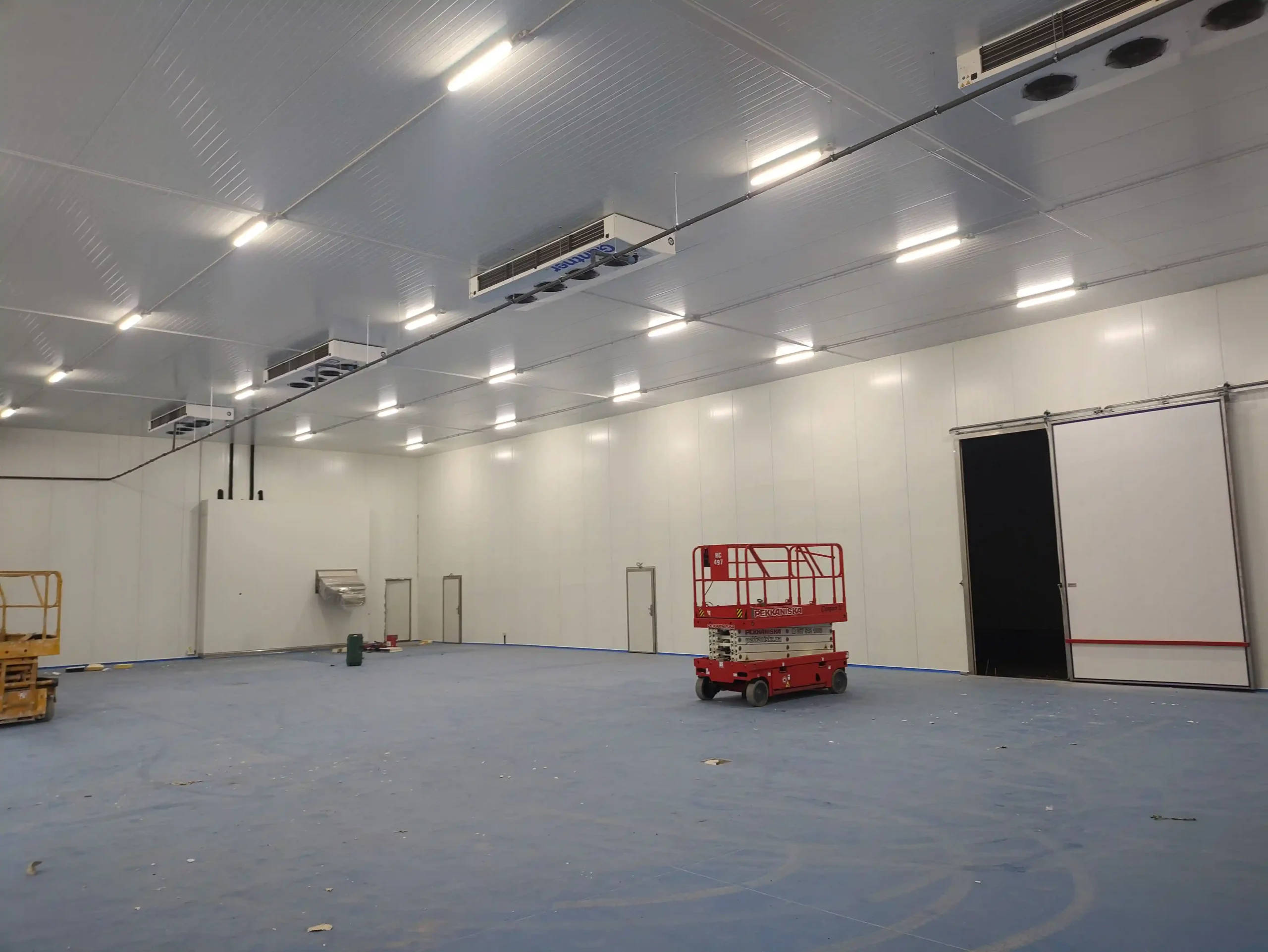 Maintenance of frozen food storage chambers and repair of Guentner air coolers