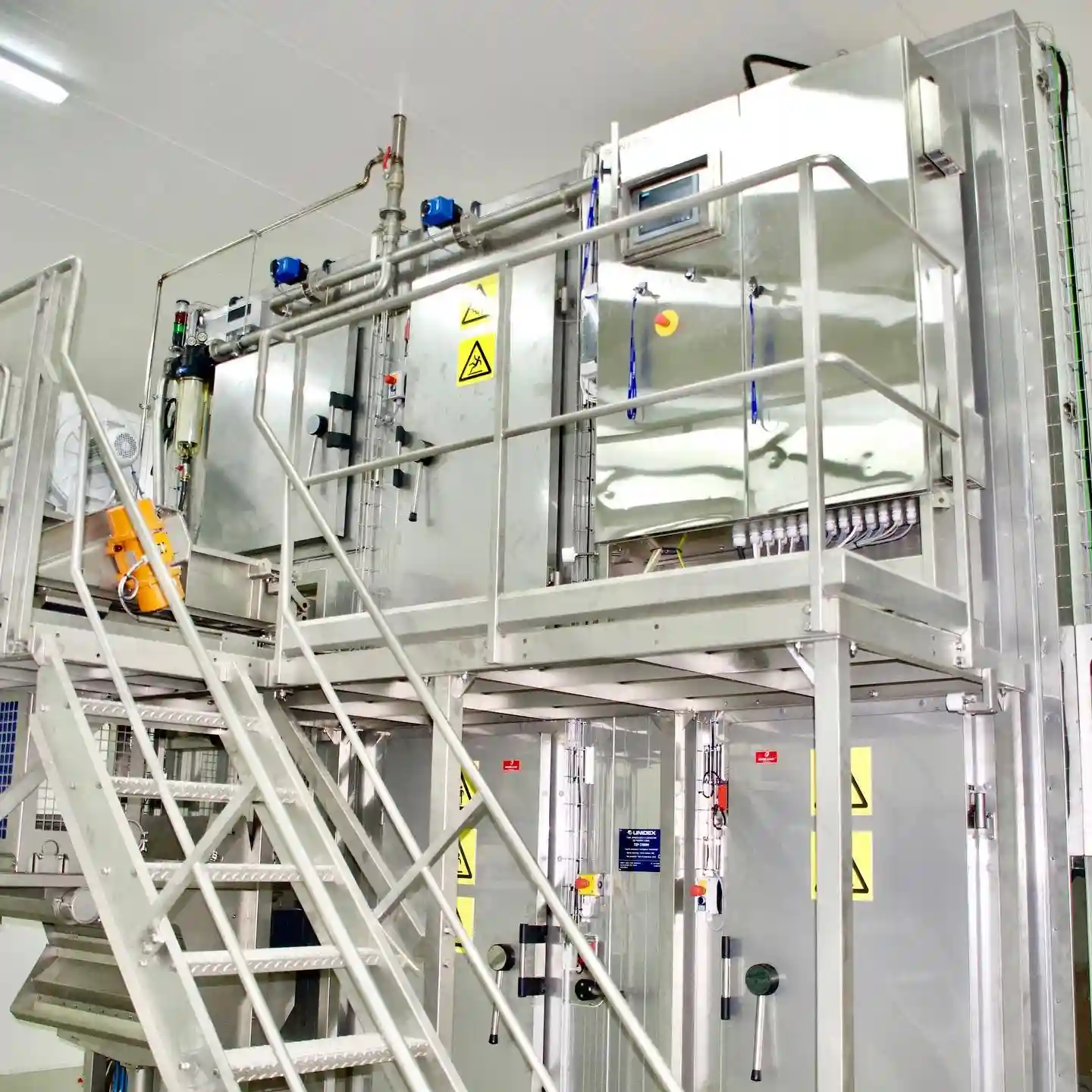 Unidex TZF 1500M, fluidized-bed quick-freezer, IQF tunnel, freezing berries in a freezing tunnel